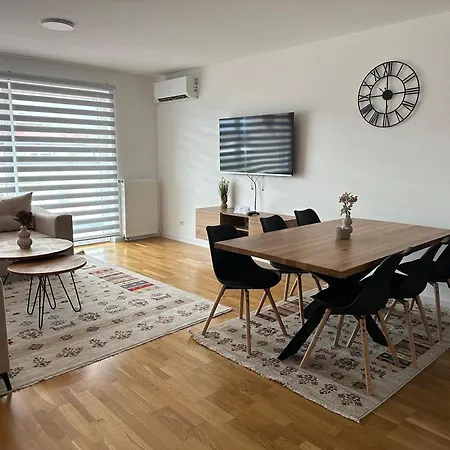 Zora Apartment *