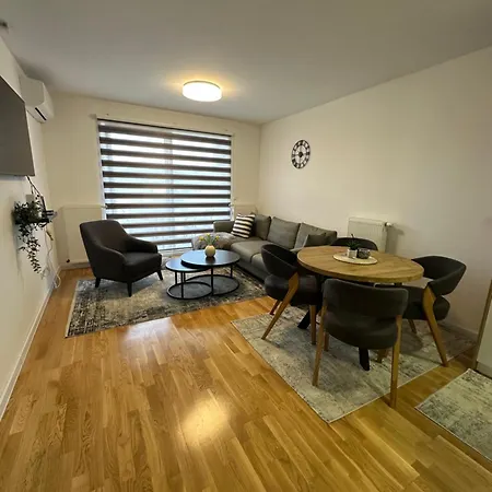 Zora Apartment