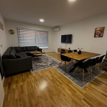 Zora Apartment *